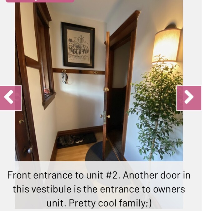 Vestibule entry to the second floor - 2515 N Mozart St