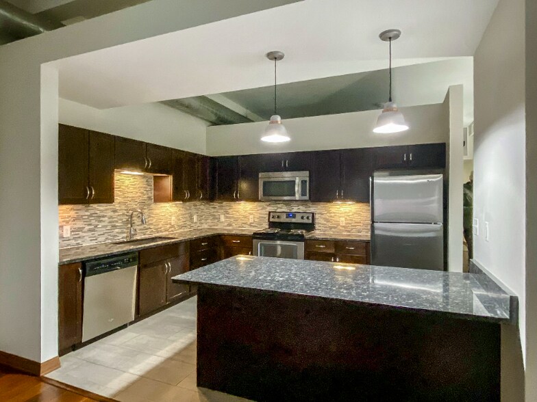 Building Photo - 114 State St