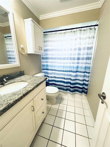 Building Photo - 1470 NW 93rd Ter