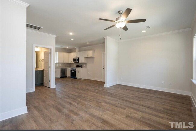Building Photo - 1004 Linwood Ave