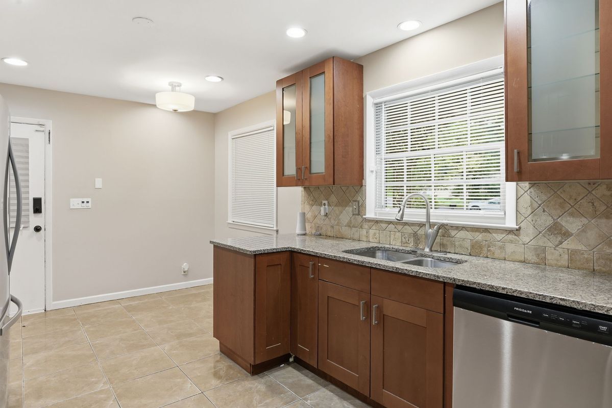 Building Photo - 4411 Langdon Dr