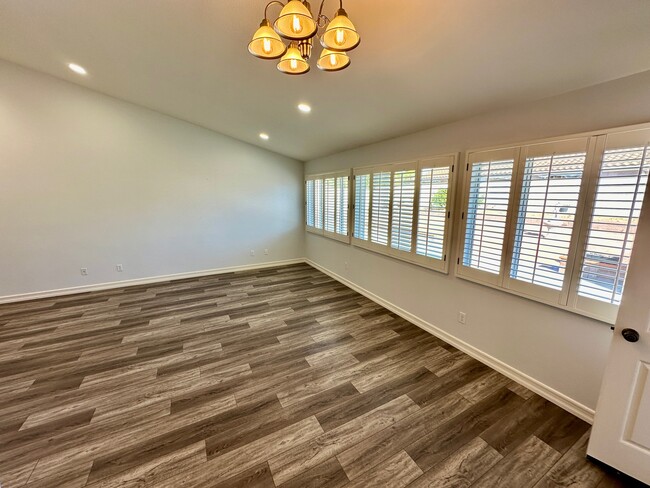 Living room with lots of windows - 15 Kern Ct