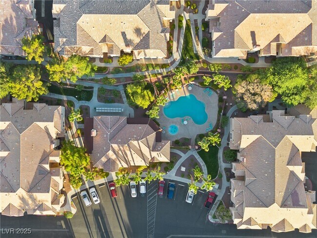 Building Photo - 5855 Valley Dr