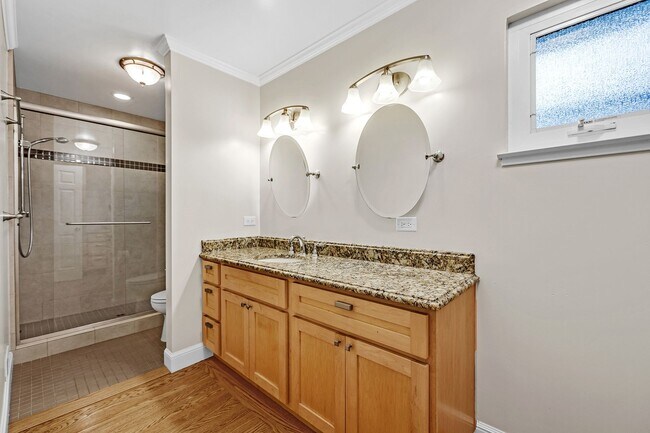 Building Photo - Stunning San Carlos 5 bedroom 4 bathroom H...