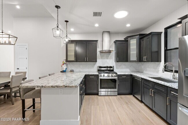 Building Photo - 1020 Sunrise Blvd