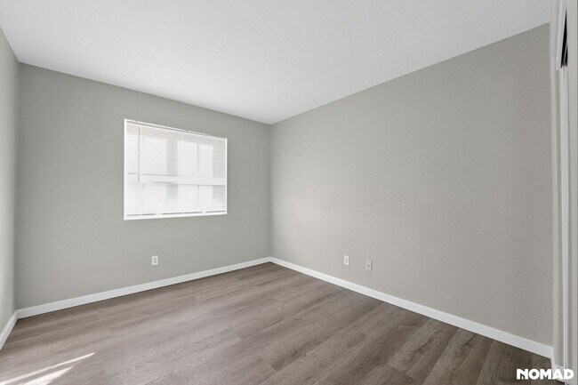 Building Photo - Spacious 5-Bedroom Home on Cul-de-Sac | Pets OK | Pool & Clubhouse | Long-Term Lease Preferred