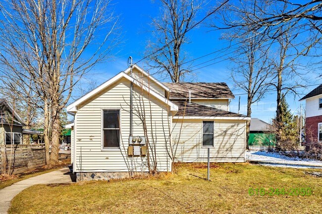 Building Photo - 110 W Elm St