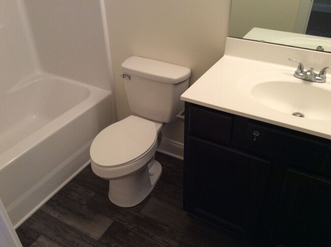 Building Photo - Townhome in Havelock