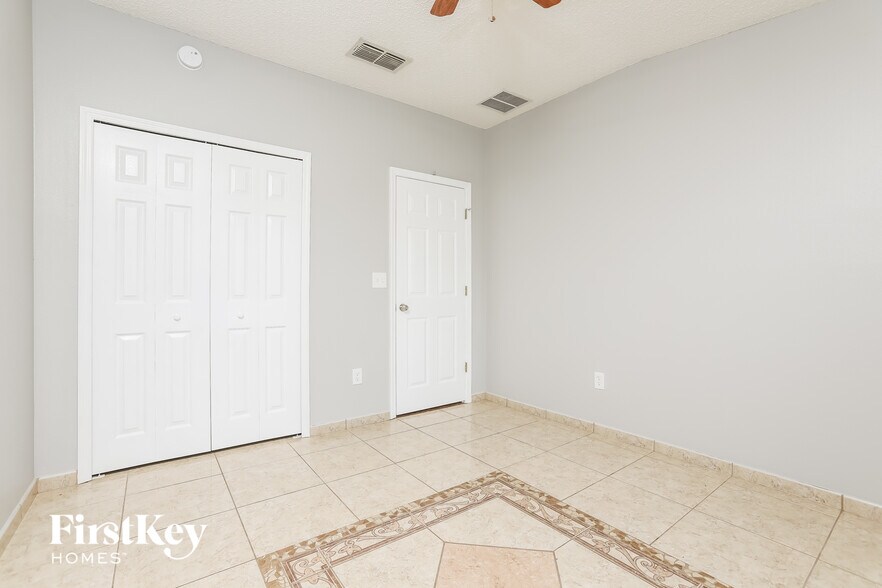 Building Photo - 1739 Crowned Ave