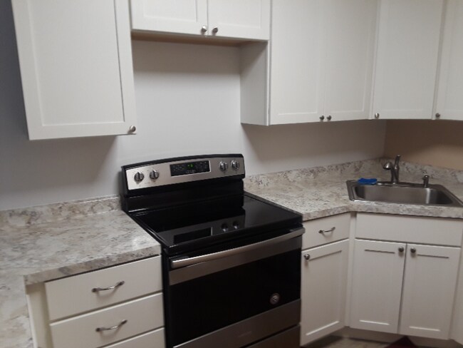 Building Photo - 1205 Cloquet Ave