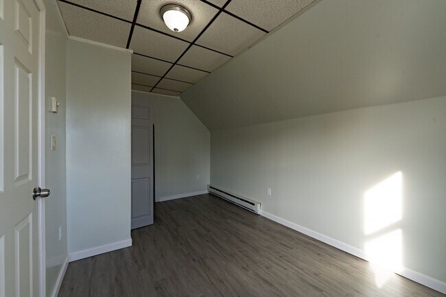 Building Photo - Spruce (294)