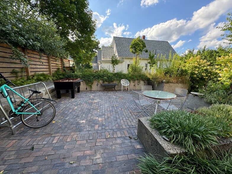 Building Photo - 90 Chandler St