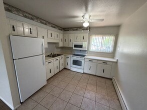 Building Photo - 1447 Nokomis Dr
