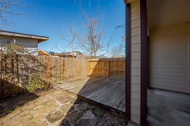Building Photo - 4307 Hershe St