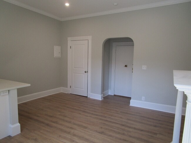 Building Photo - 24 Peterborough St