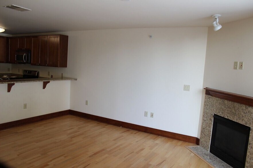 Hall - 333 W Mifflin St