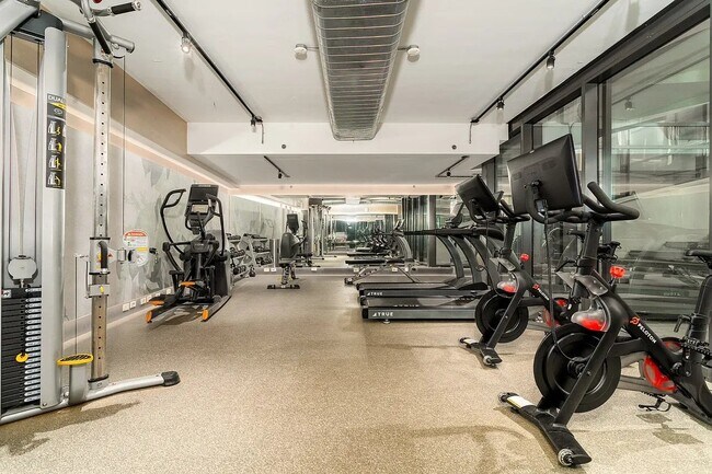 Building Photo - 171 Chrystie St