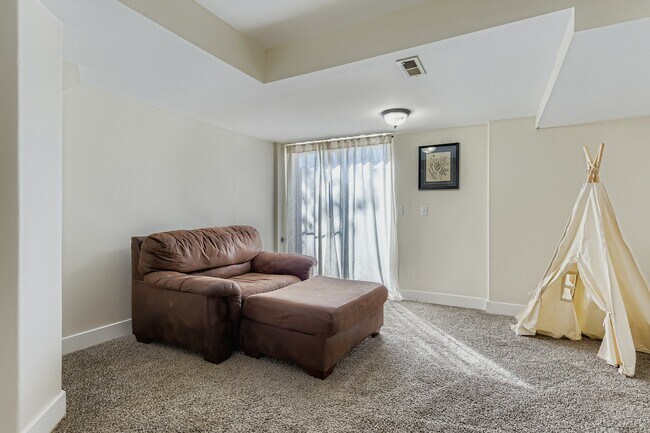 Building Photo - 6276 Nassau Ct