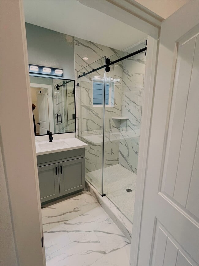 Building Photo - 3802 Yale St