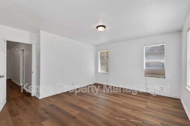 Building Photo - 635 6th St