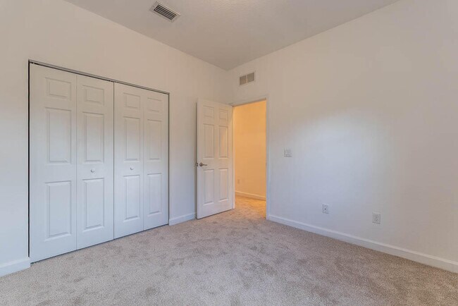 Building Photo - 10283 Wellington Parc Dr