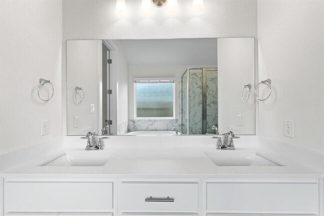 Building Photo - 116 Salado Crk Trl