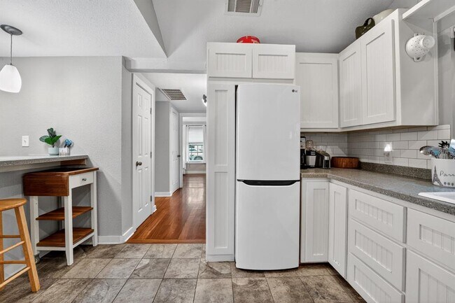 Building Photo - 4525 Avenue B