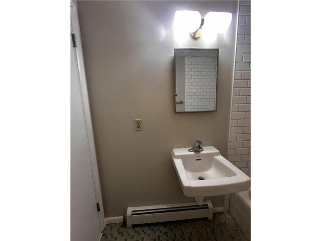 Building Photo - 453 13th Ave NW