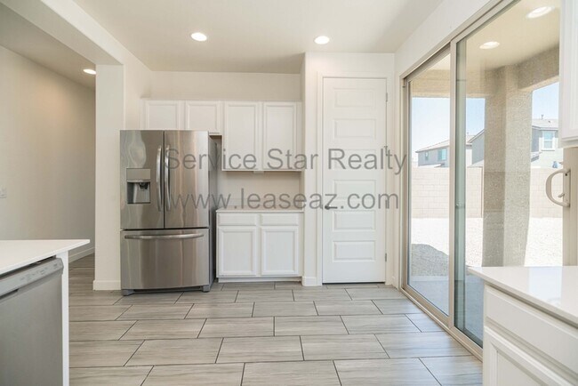 Building Photo - 9129 W Sells Dr