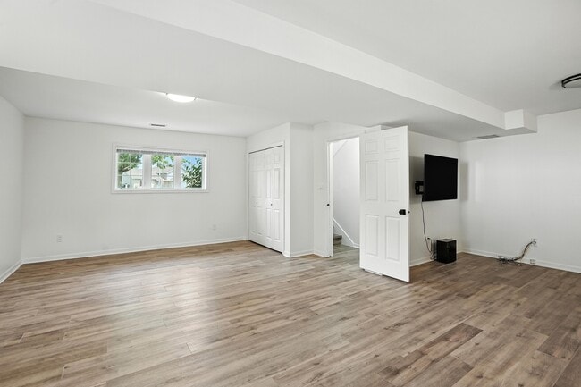 Building Photo - 22 Summerhill Dr