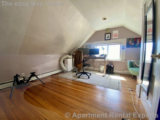 Building Photo - 87 Summer St