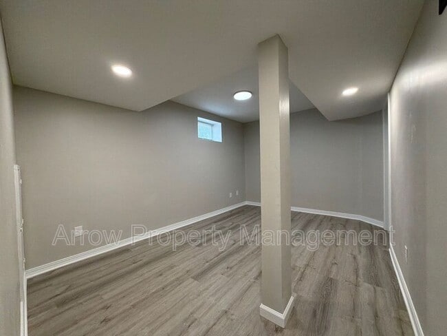 Building Photo - 126 S 28th St