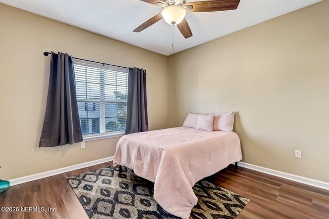 Building Photo - 9762 Summer Grove Way S