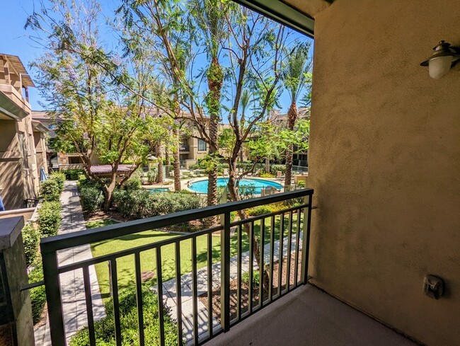 Building Photo - North Central Townhome W/Garage and Pool