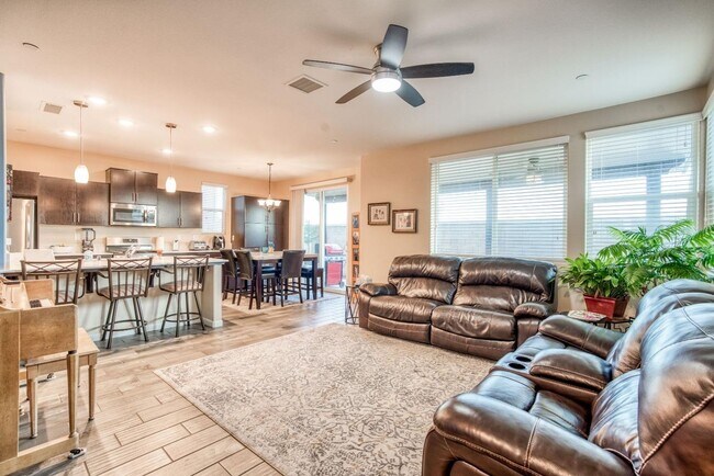 Building Photo - 3678 Parkstone Wy