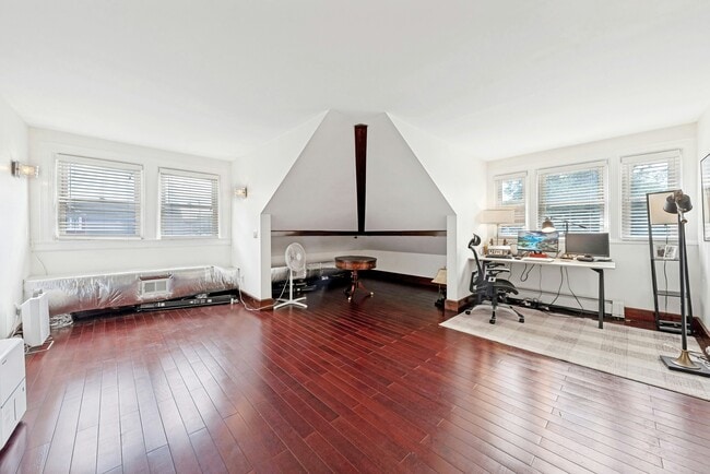 Building Photo - 1016 Abbott Blvd