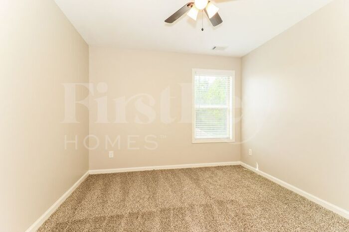 Building Photo - 331 White Birch Ln