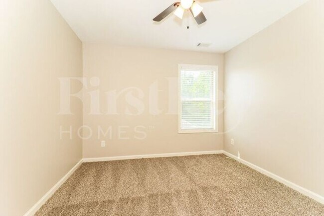 Building Photo - 331 White Birch Ln