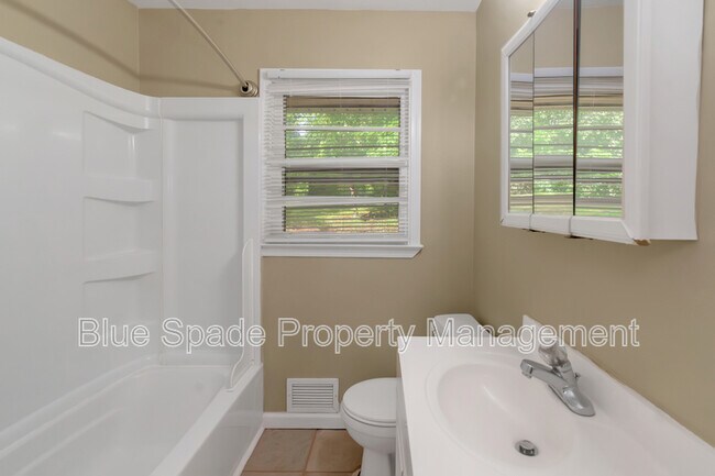 Building Photo - 1862 Posten Ln SW