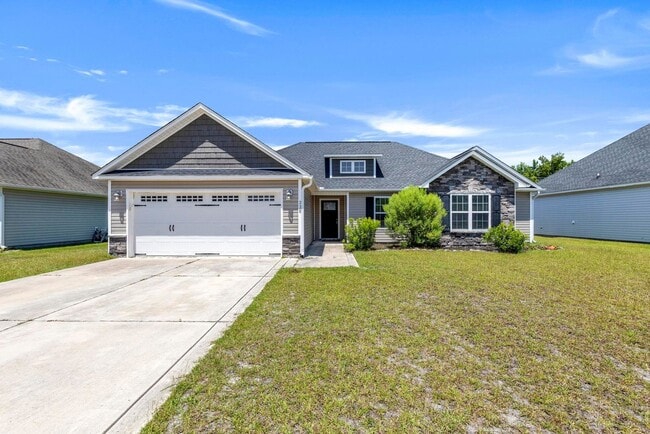 Primary Photo - 3 bedroom in Sneads Ferry with Fenced Yard