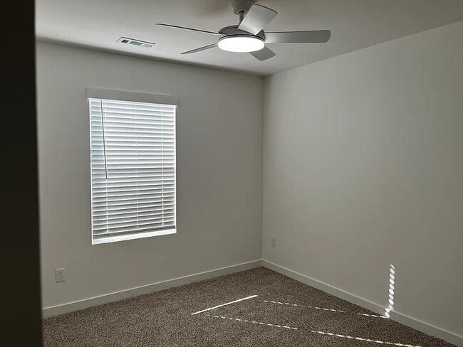 Building Photo - 4640 W Aurora St