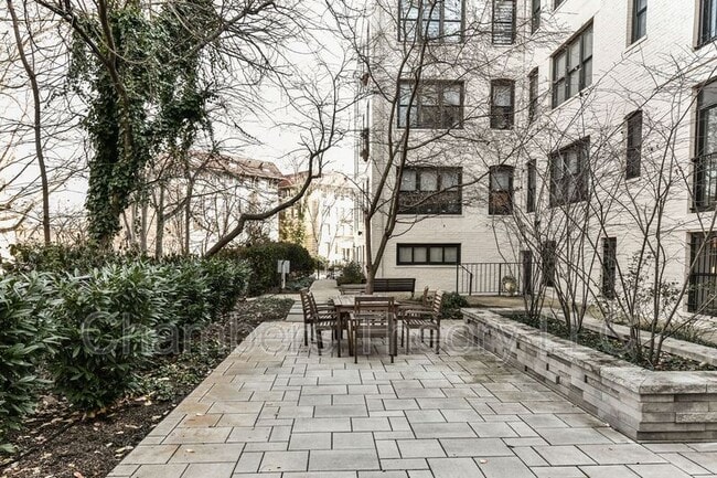 Building Photo - 2630 Adams Mill Rd NW