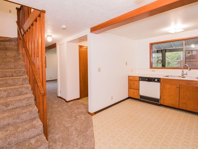 Building Photo - Adorable 2-bdrm/2-bath barn conversion home off River Road—Rural feel, close to everything