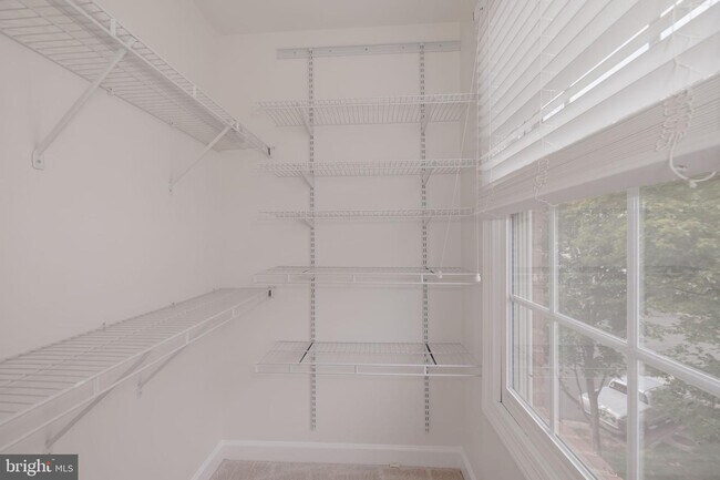 Building Photo - 5180 Brawner Pl