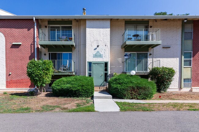 Building Photo - Modern 1-Bedroom Condo in Cottonwood Villa...