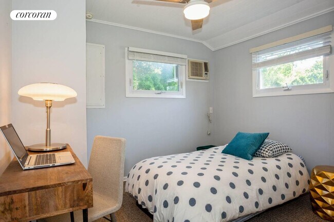 Building Photo - 12 Penny Ln