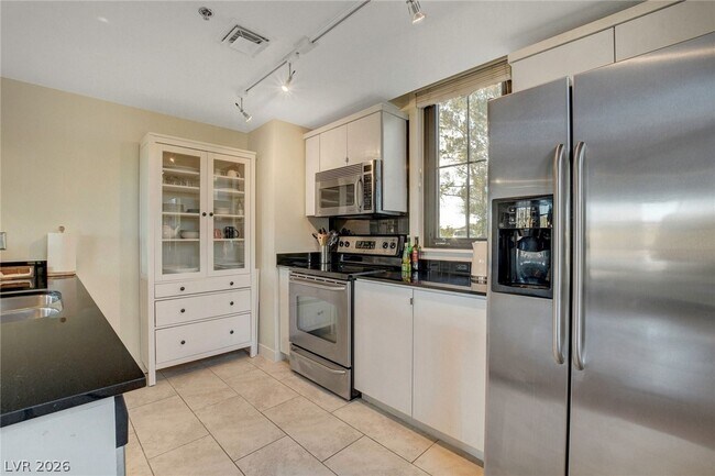 Building Photo - 29 Montelago Blvd