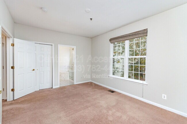 Building Photo - 8932 Milford Haven Ct