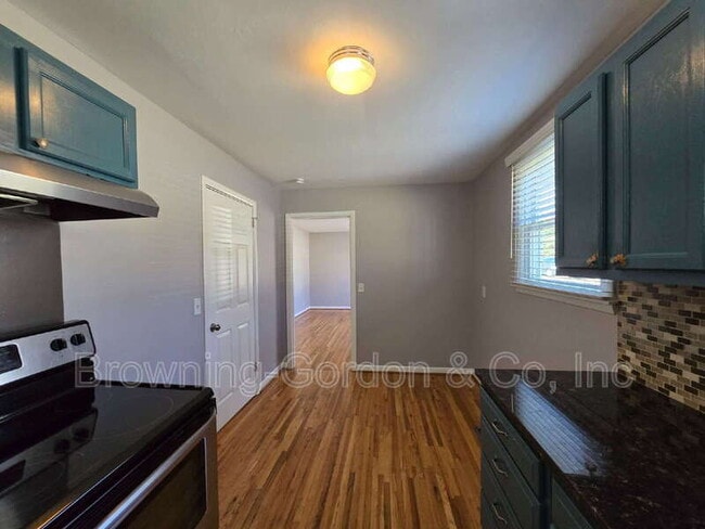 Building Photo - 1322 Ardee Ave