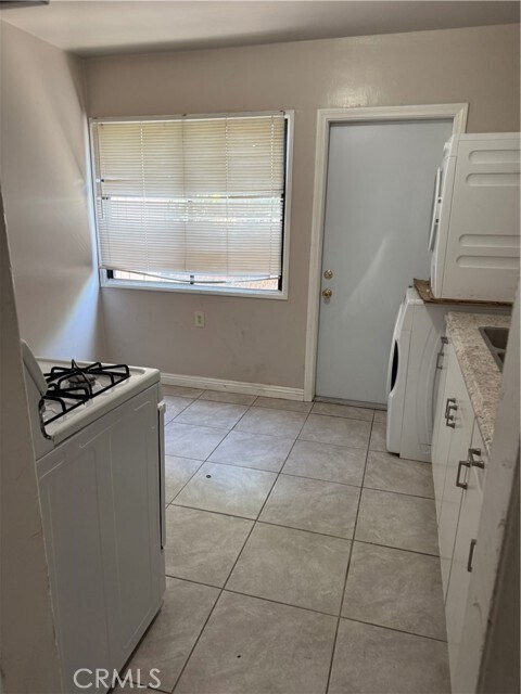 Building Photo - 4611 W 152nd St